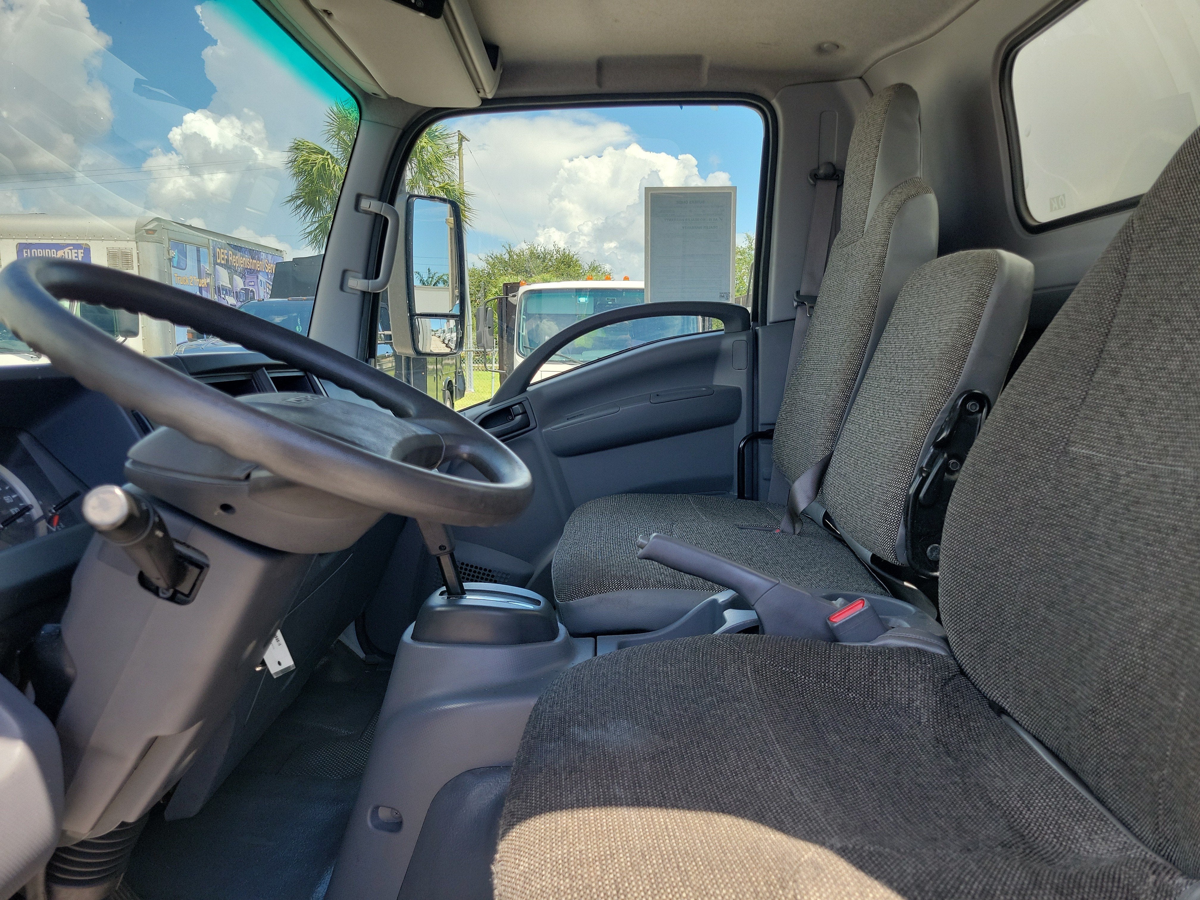 2022 ISUZU NRR Base