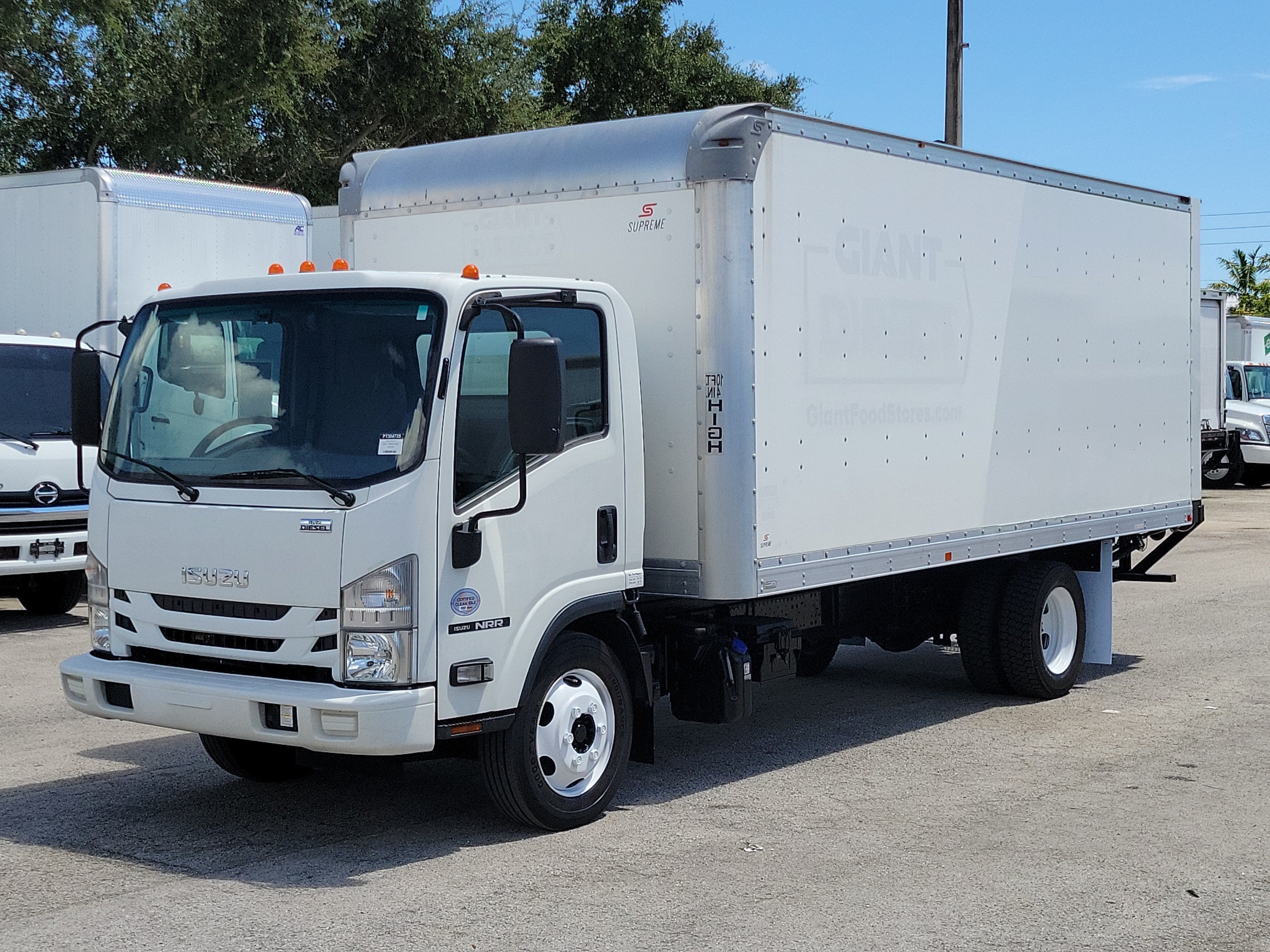 2022 ISUZU NRR Base