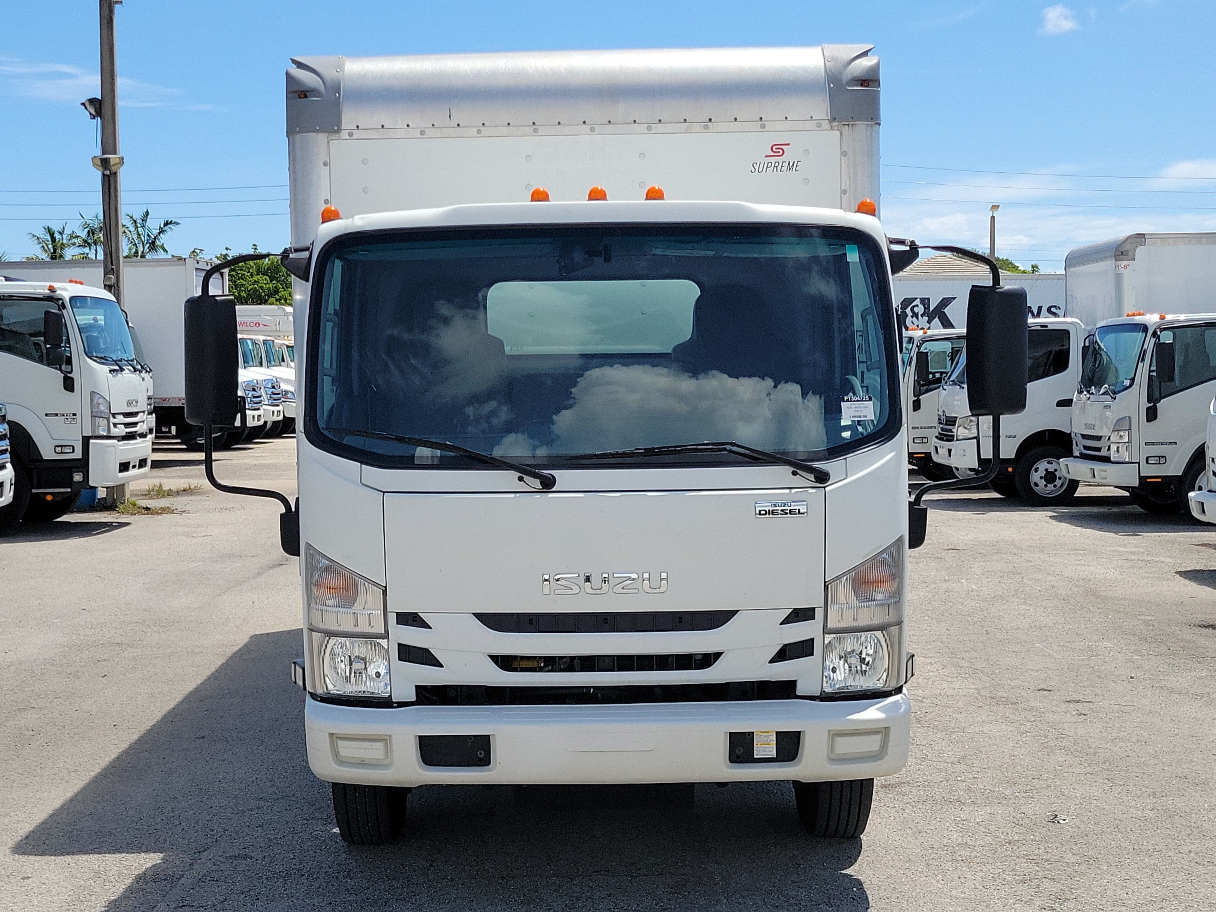 2022 ISUZU NRR Base