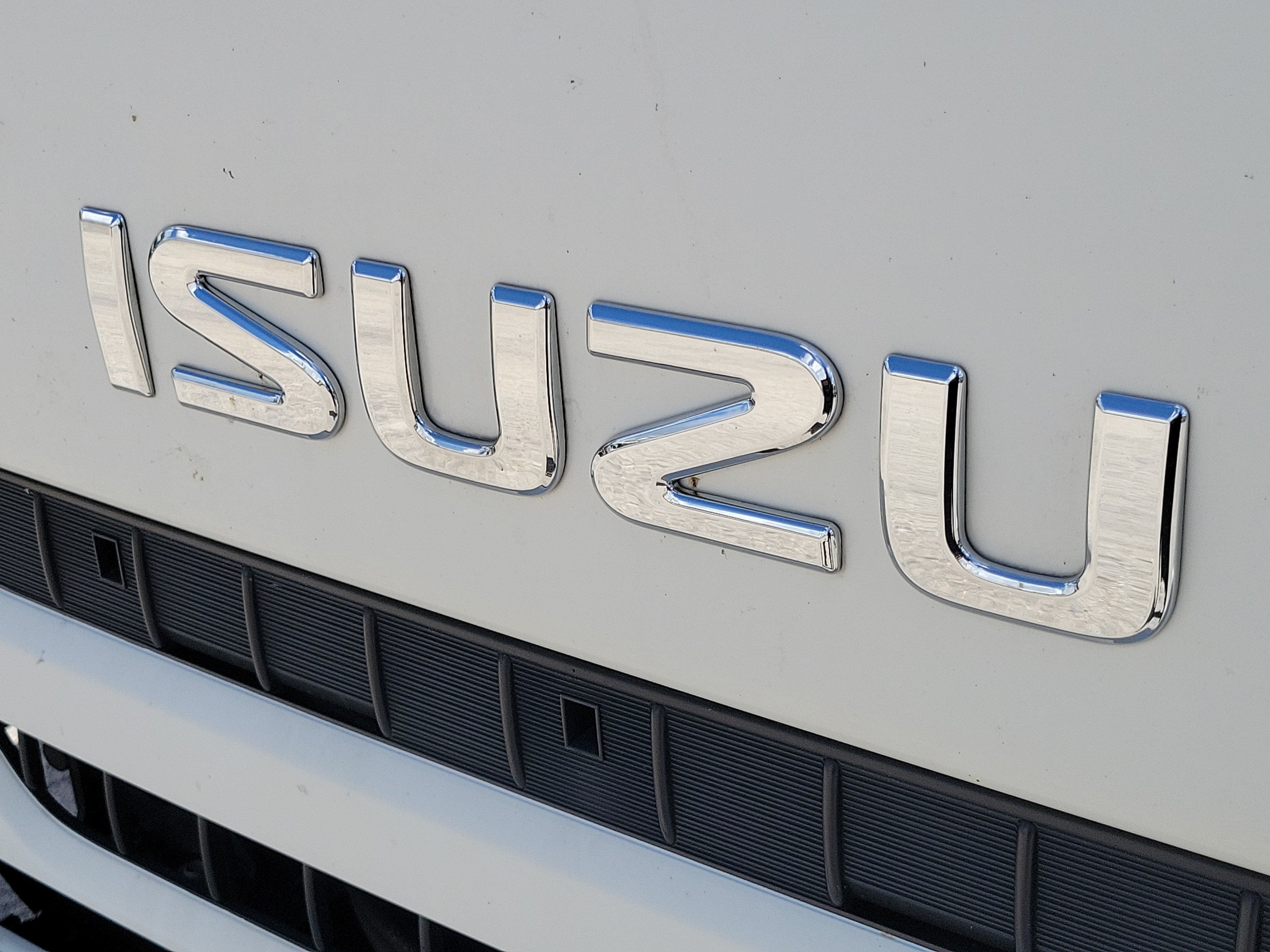 2022 ISUZU NRR Base