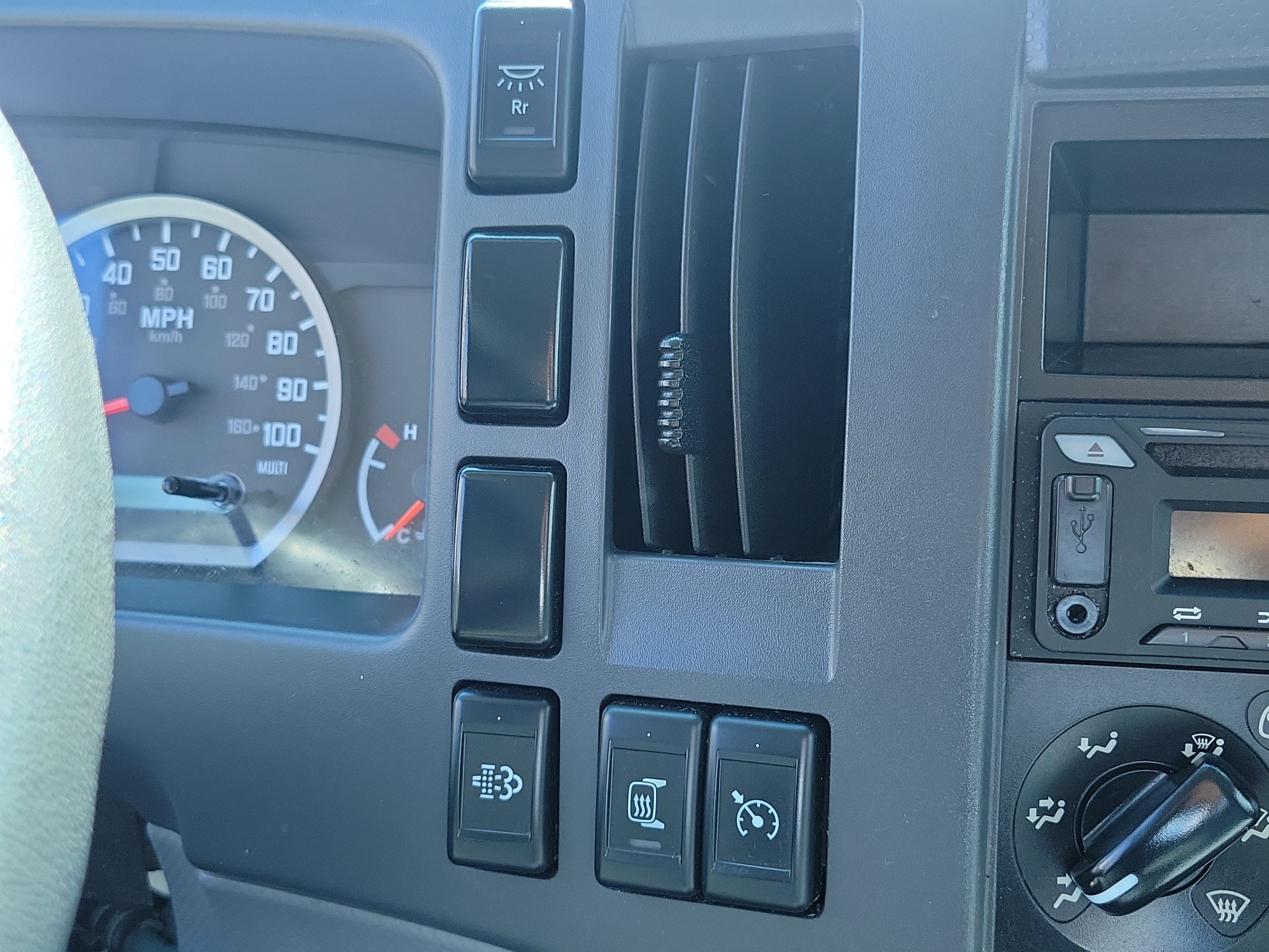 2021 ISUZU NRR Base