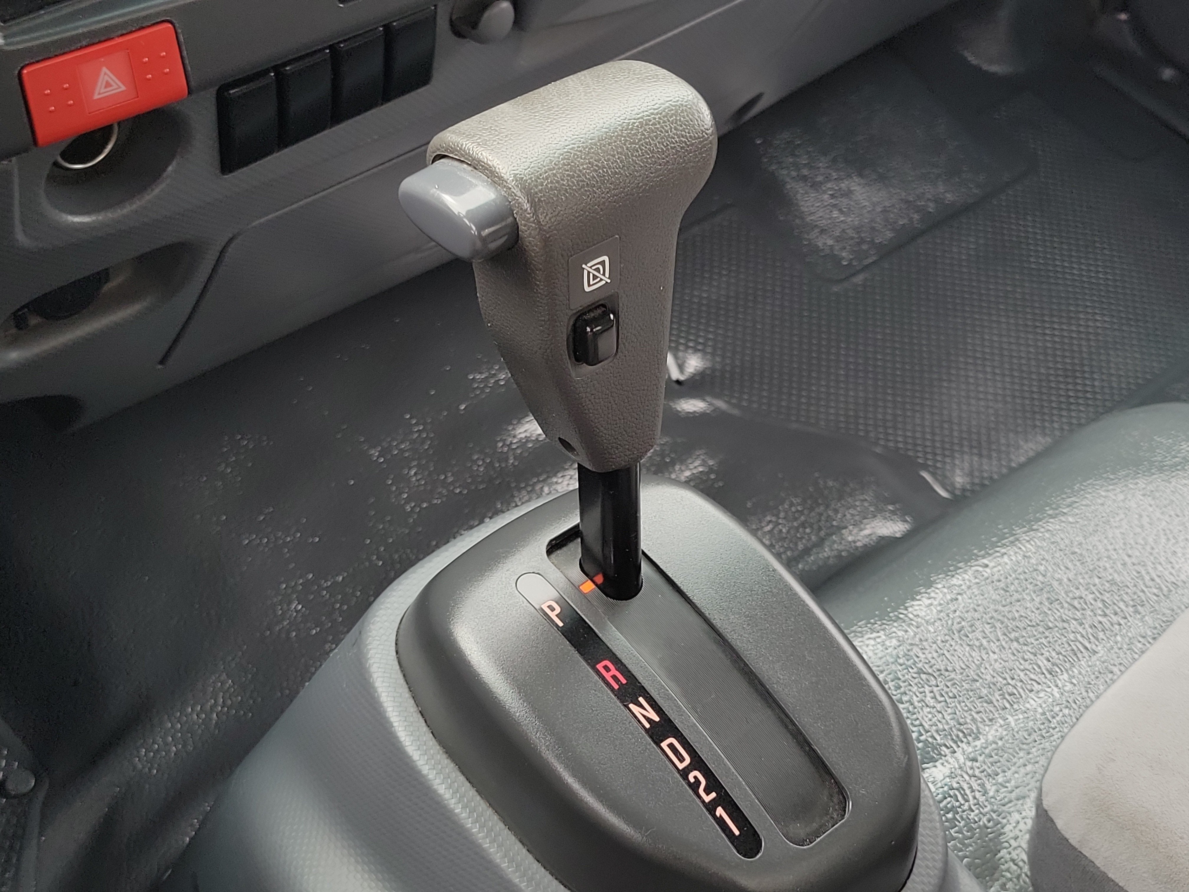 2020 ISUZU NRR Base
