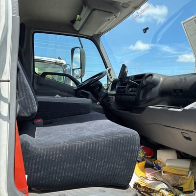 2018 HINO 195 18ft Box Truck