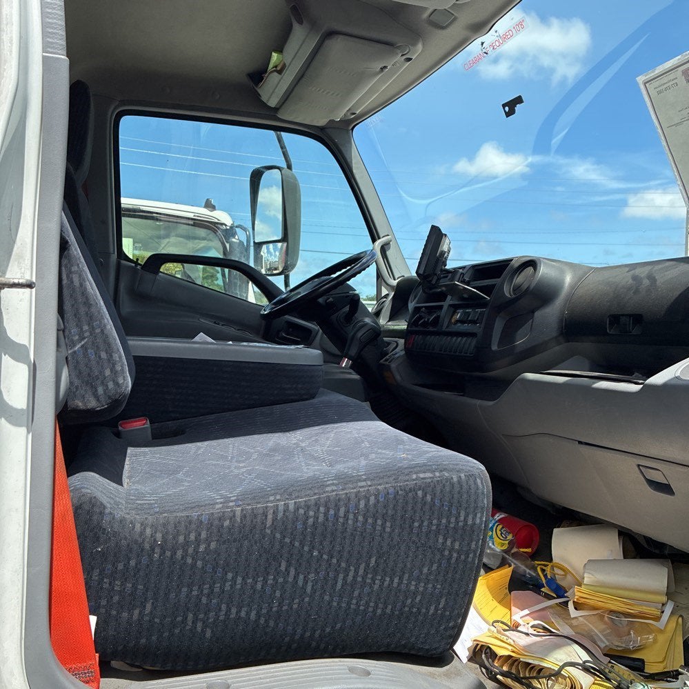 2018 HINO 195 18ft Box Truck