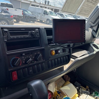 2018 HINO 195 18ft Box Truck