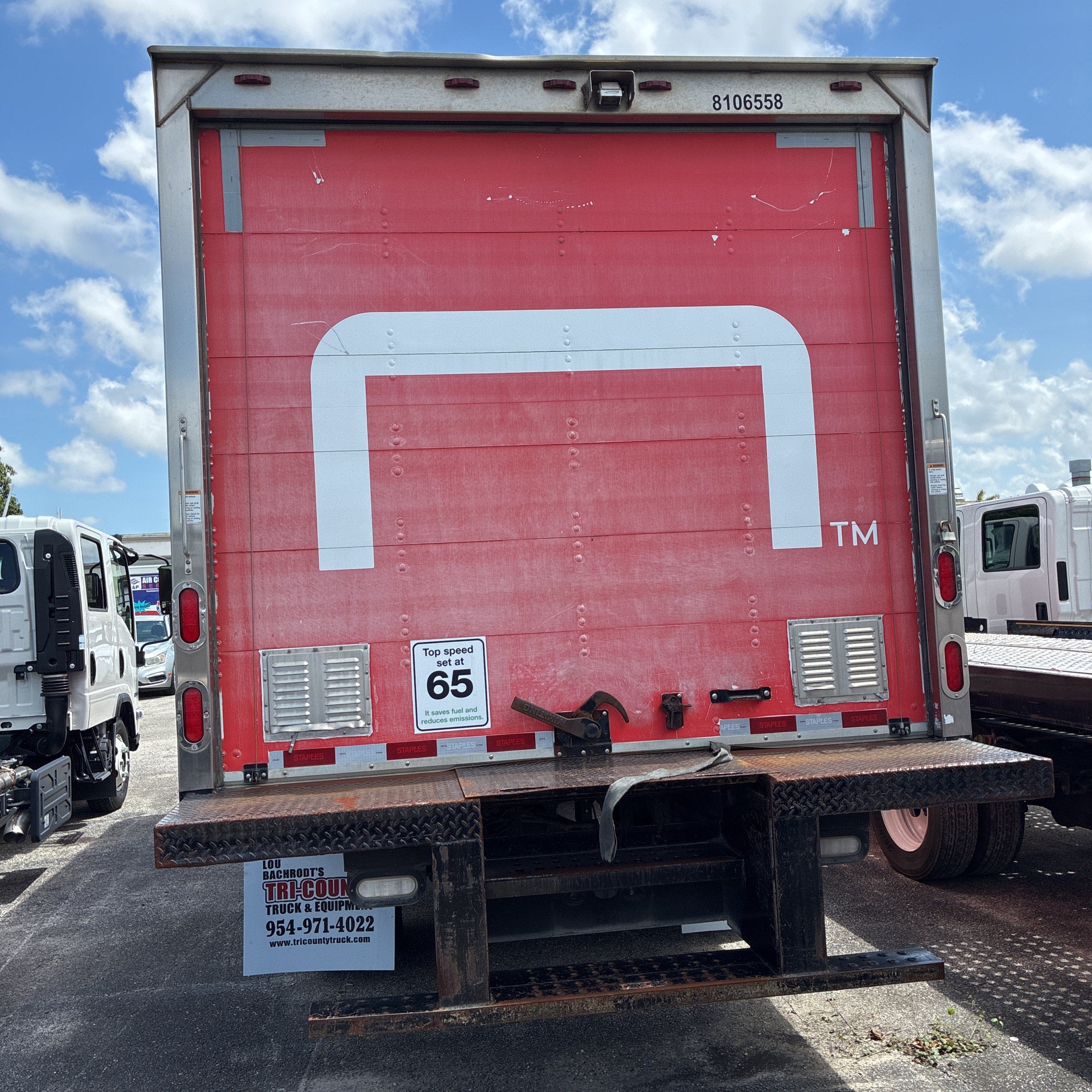 2018 HINO 195 18ft Box Truck
