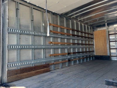 2018 HINO 195 18ft Box Truck