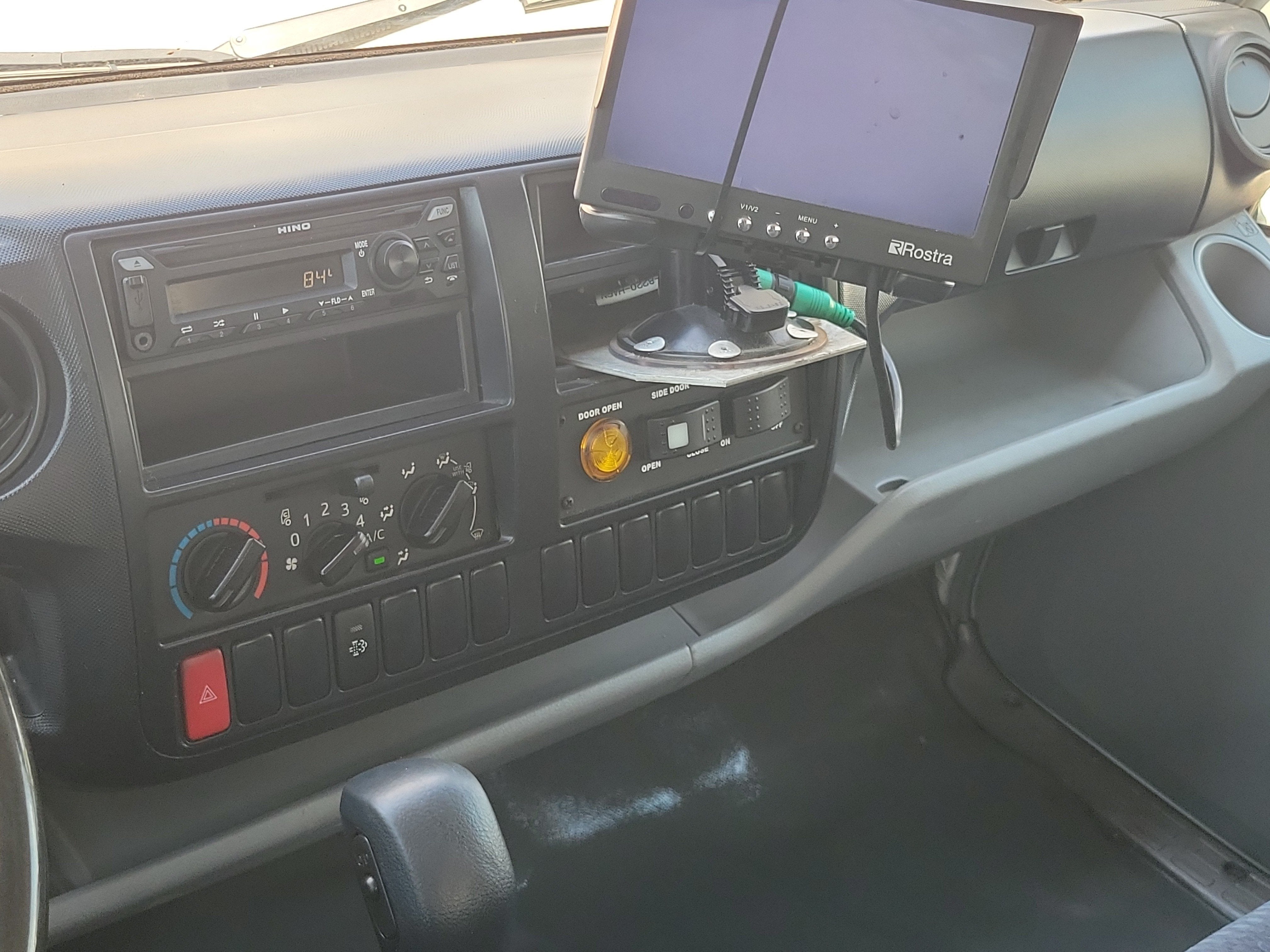 2018 HINO 195 18ft Box Truck