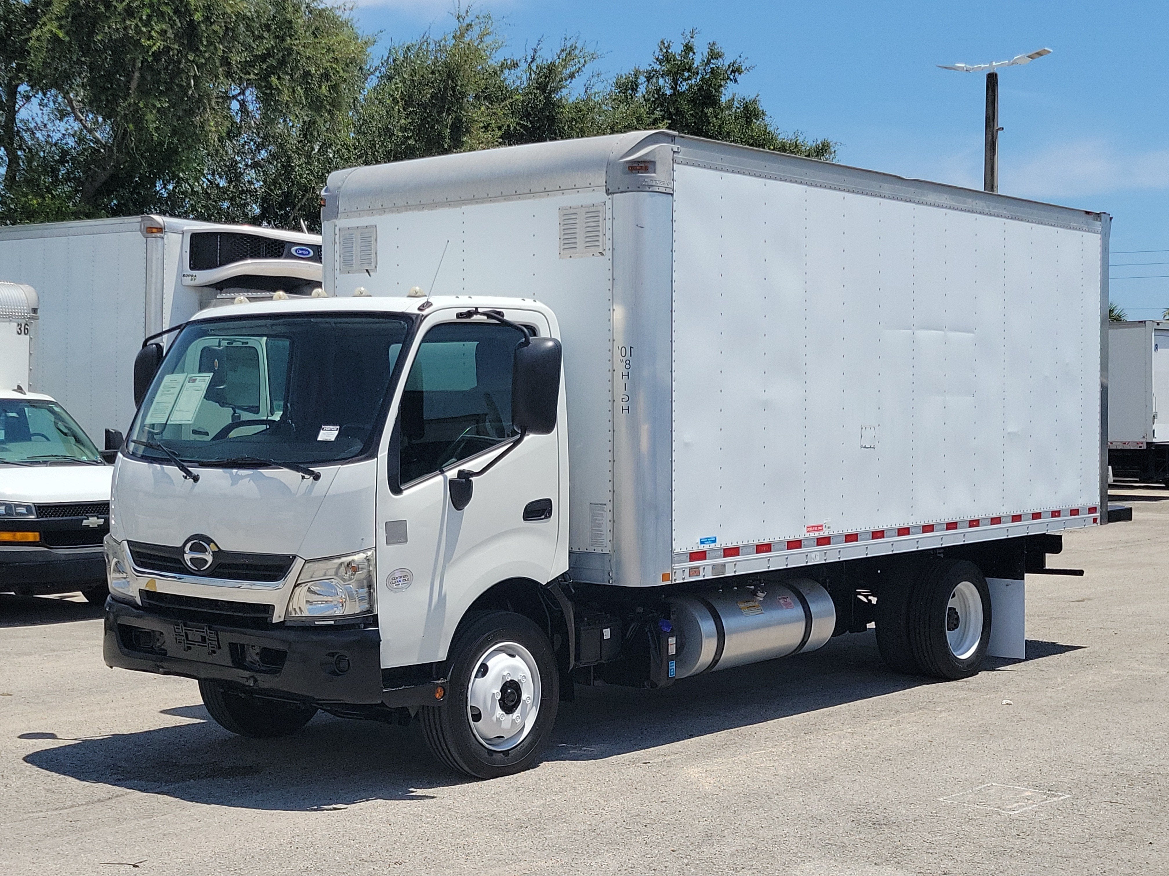 2018 HINO 195 18ft Box Truck