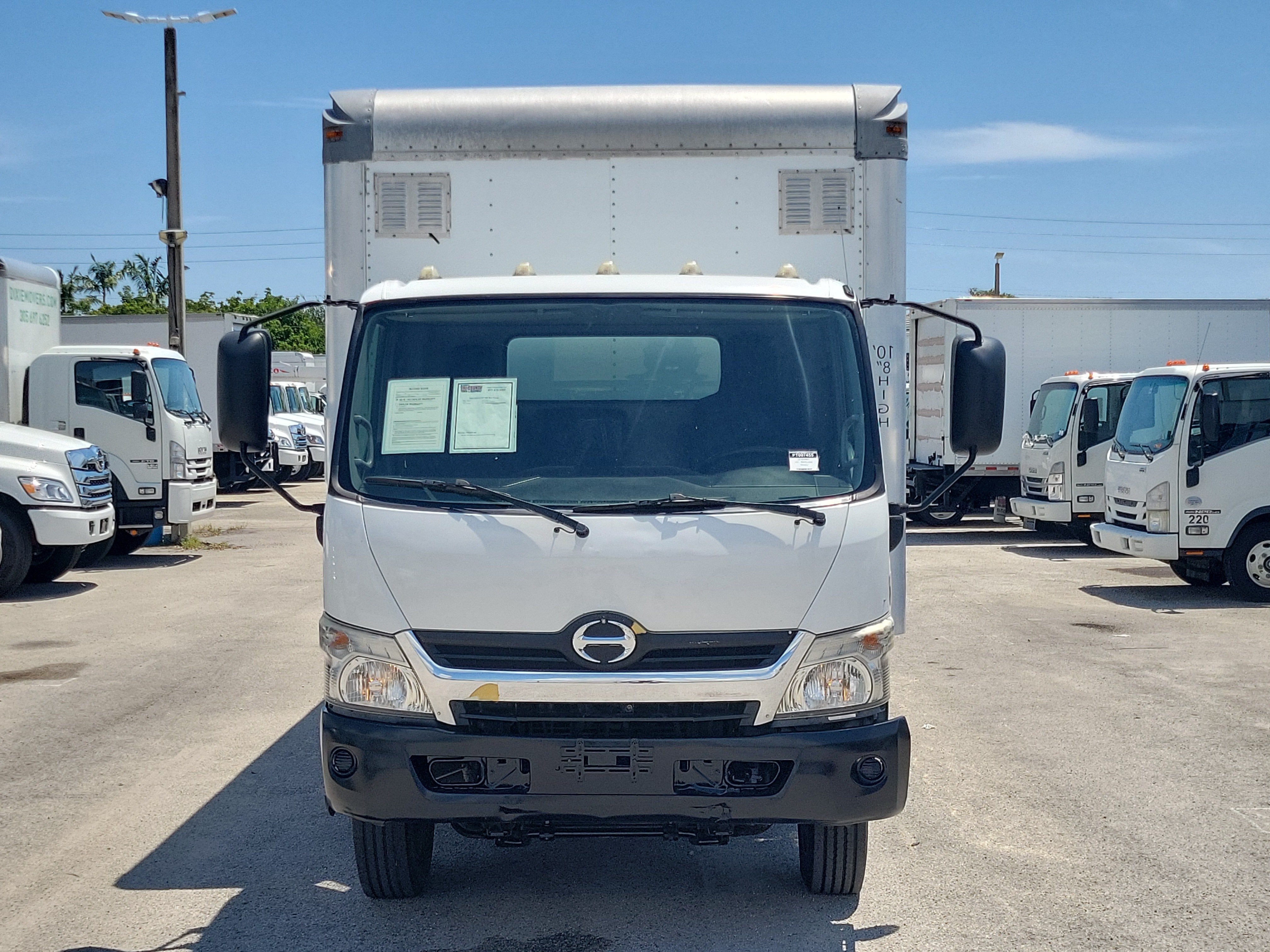 2018 HINO 195 18ft Box Truck