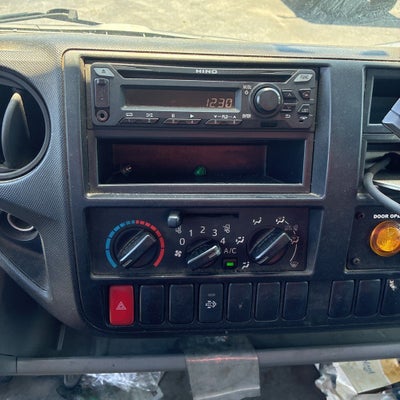 2018 HINO 195 18ft Box Truck