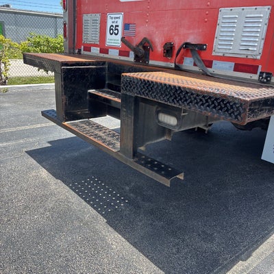 2018 HINO 195 18ft Box Truck