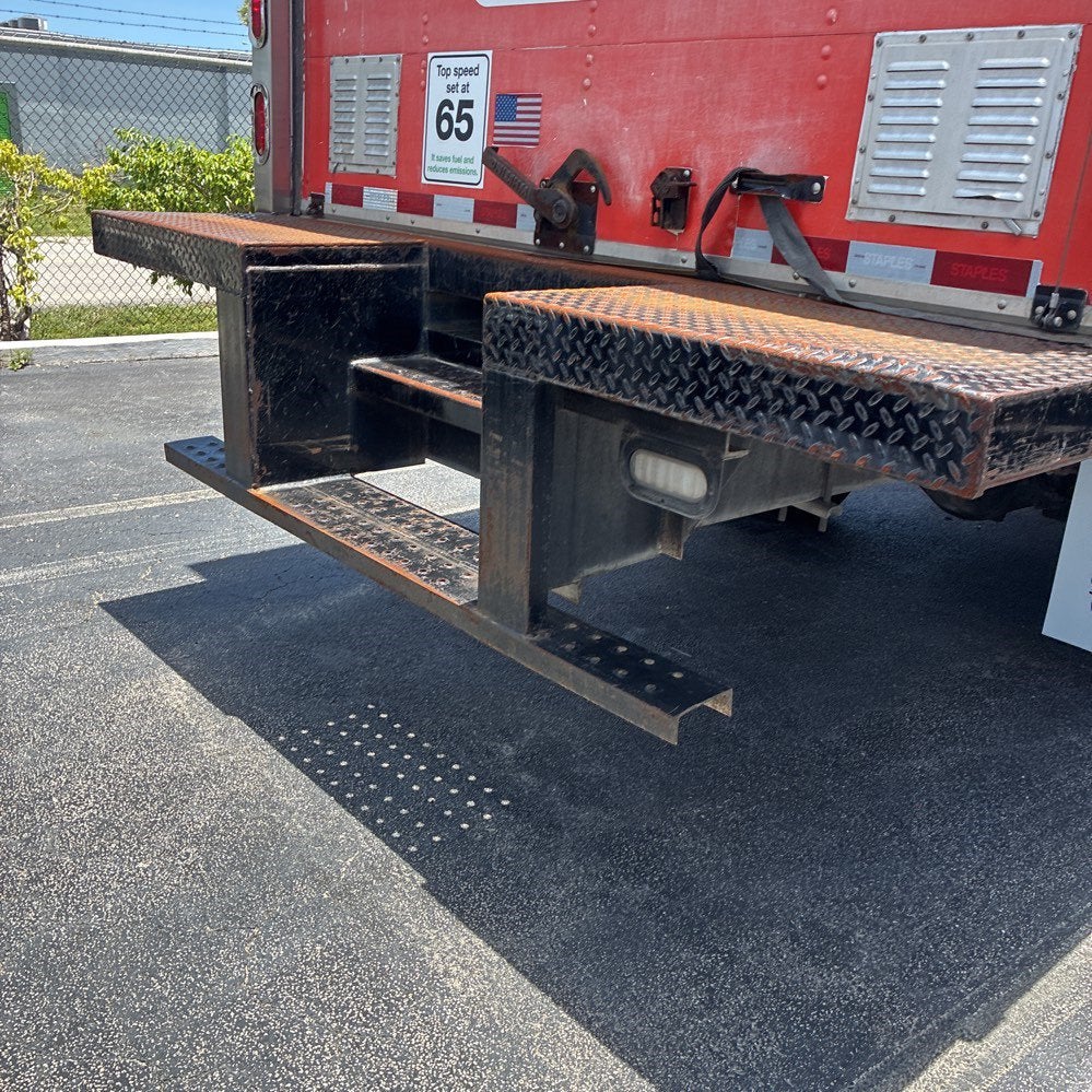 2018 HINO 195 18ft Box Truck