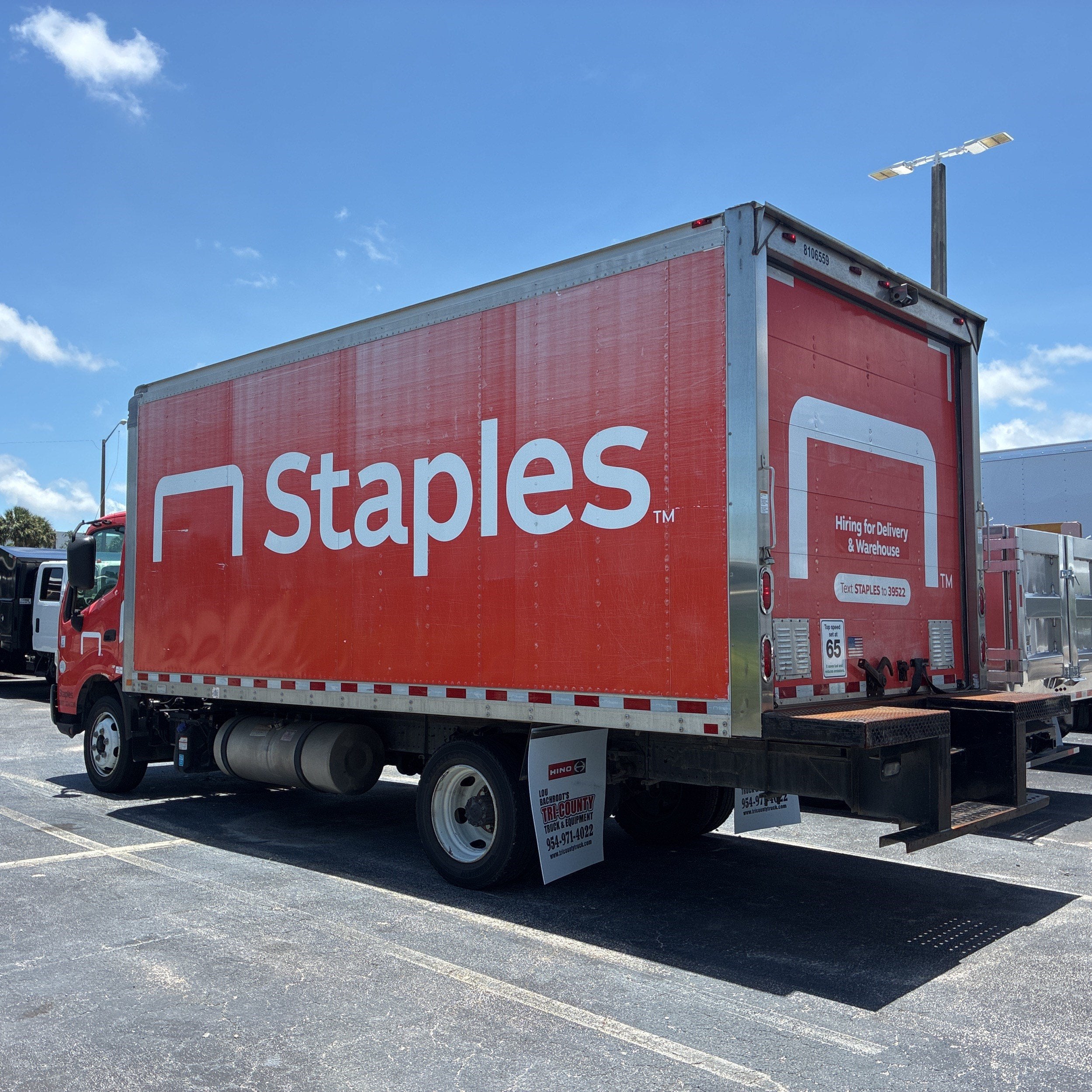 2018 HINO 195 18ft Box Truck