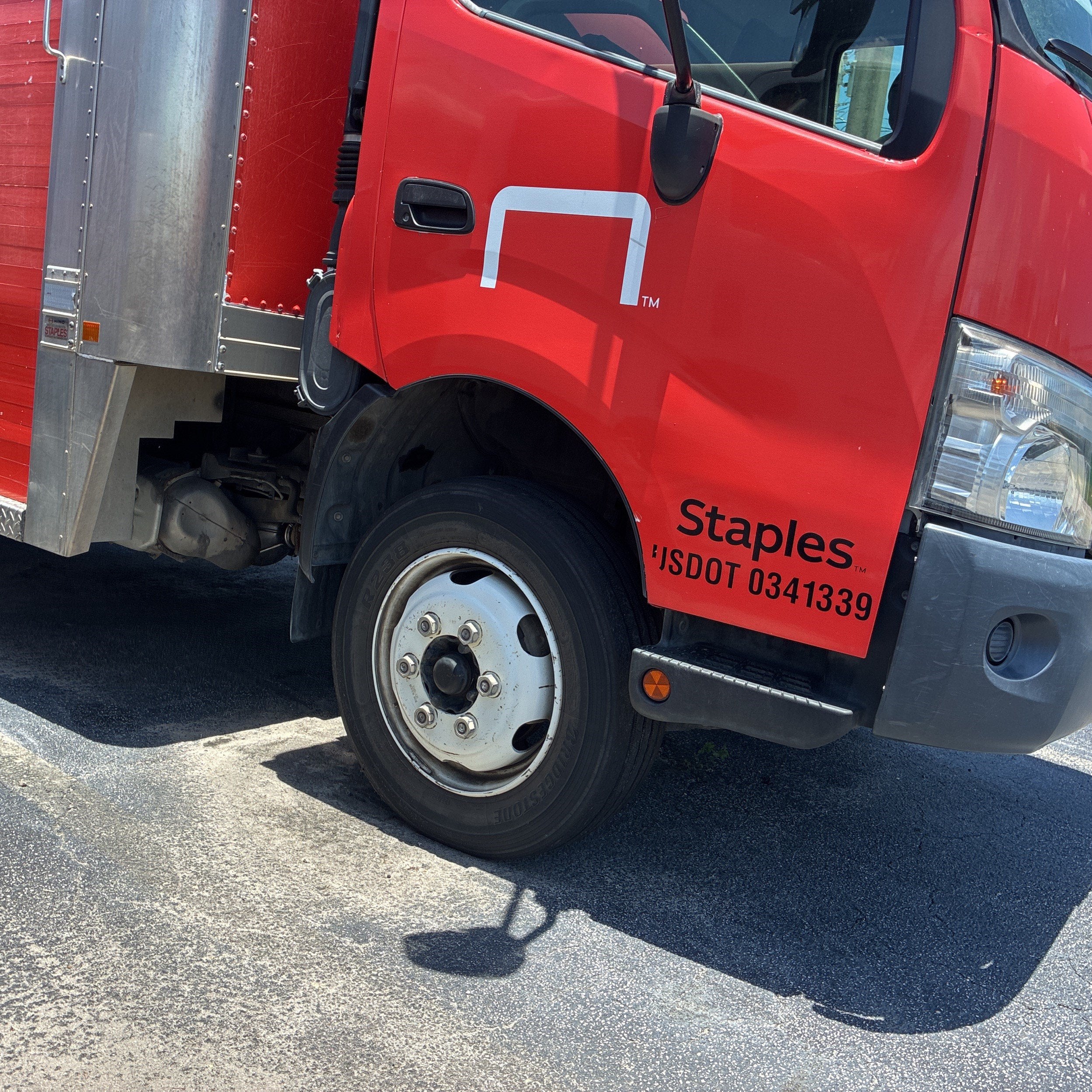 2018 HINO 195 18ft Box Truck
